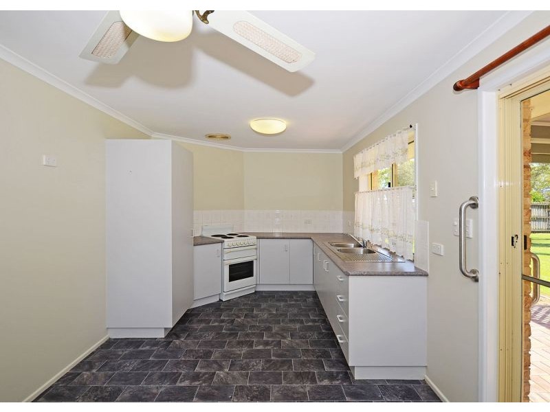 12 Jennylee Close, Urangan QLD 4655