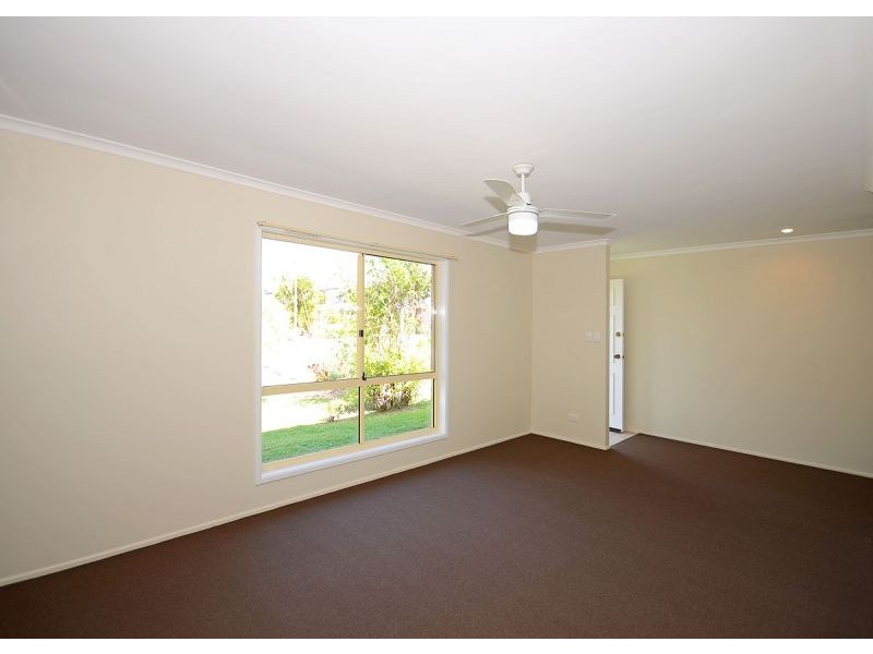 12 Jennylee Close, Urangan QLD 4655