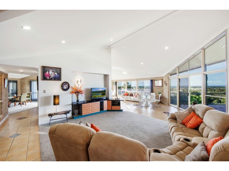 16 Sovereign Court, Urraween QLD 4655