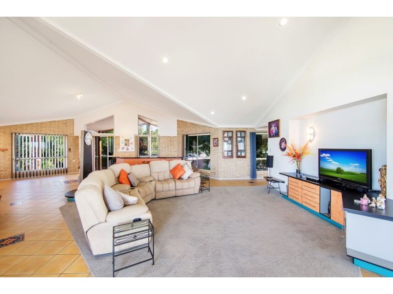 16 Sovereign Court, Urraween QLD 4655