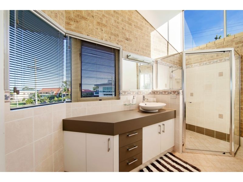 16 Sovereign Court, Urraween QLD 4655