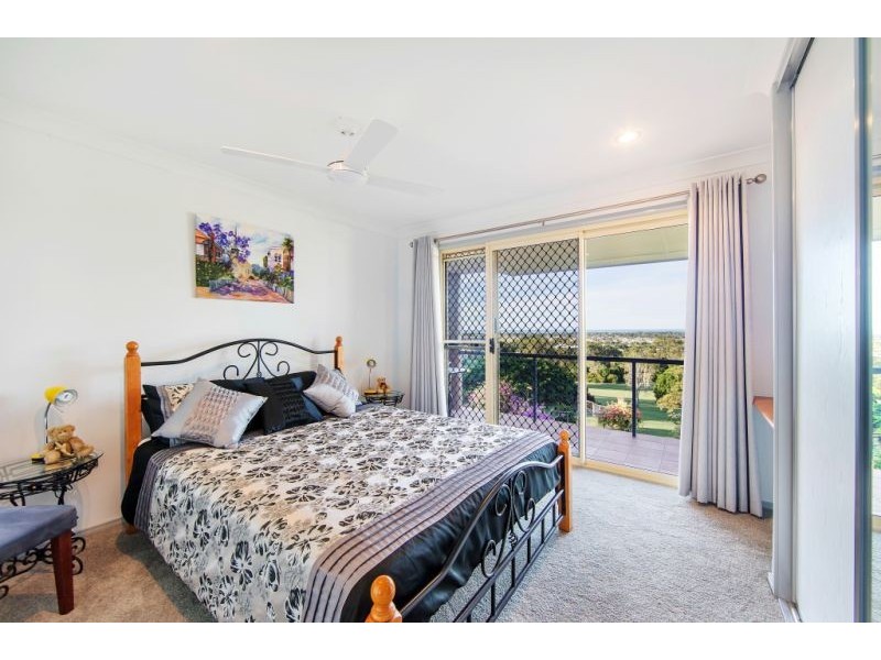 16 Sovereign Court, Urraween QLD 4655
