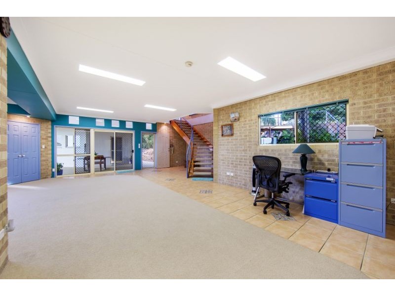 16 Sovereign Court, Urraween QLD 4655