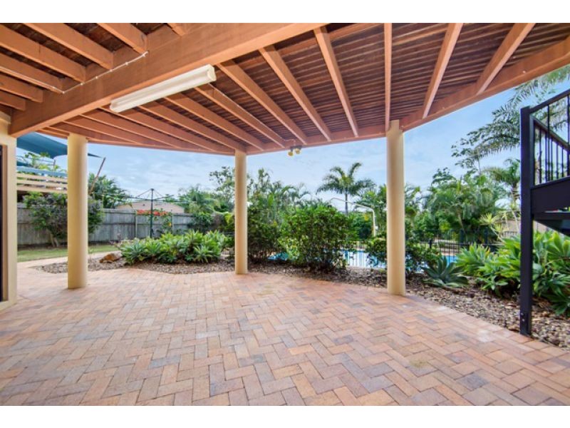 33 Royal Drive, Kawungan QLD 4655