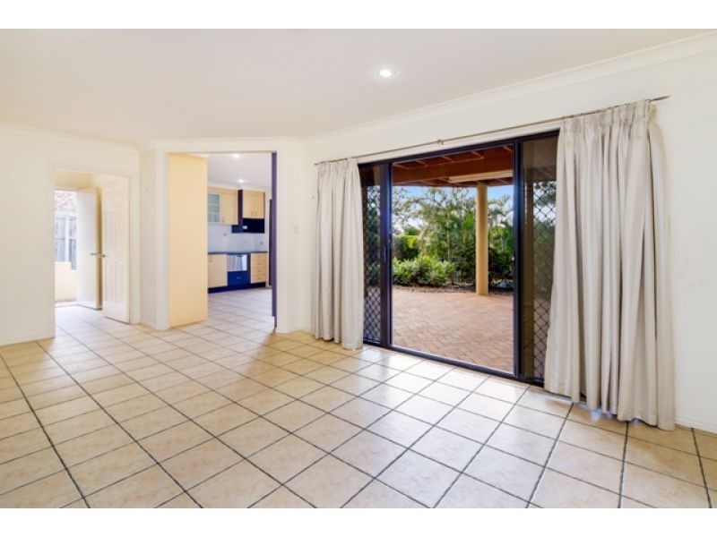 33 Royal Drive, Kawungan QLD 4655