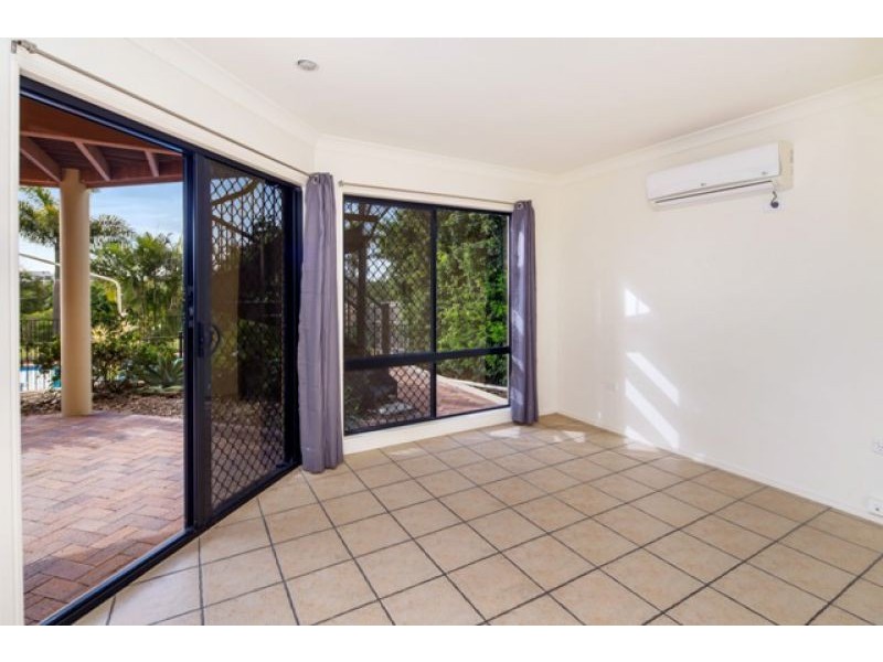 33 Royal Drive, Kawungan QLD 4655