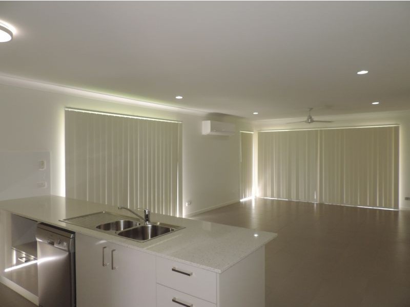 4 Lawson Road, Urraween QLD 4655