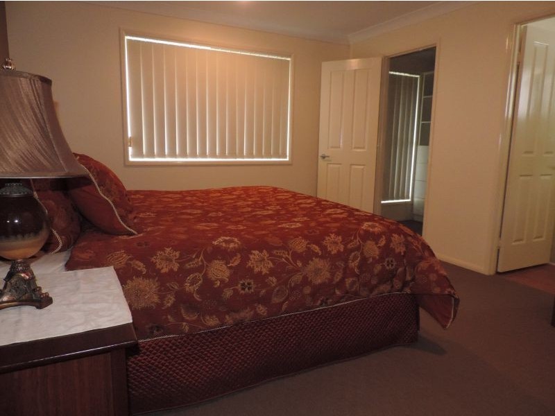 18 Twolyn Street, Urangan QLD 4655