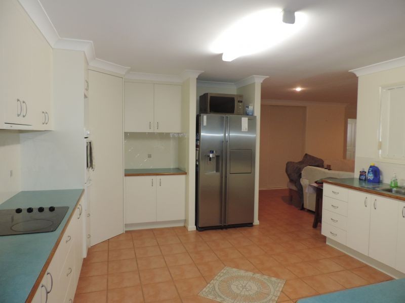 18 Twolyn Street, Urangan QLD 4655