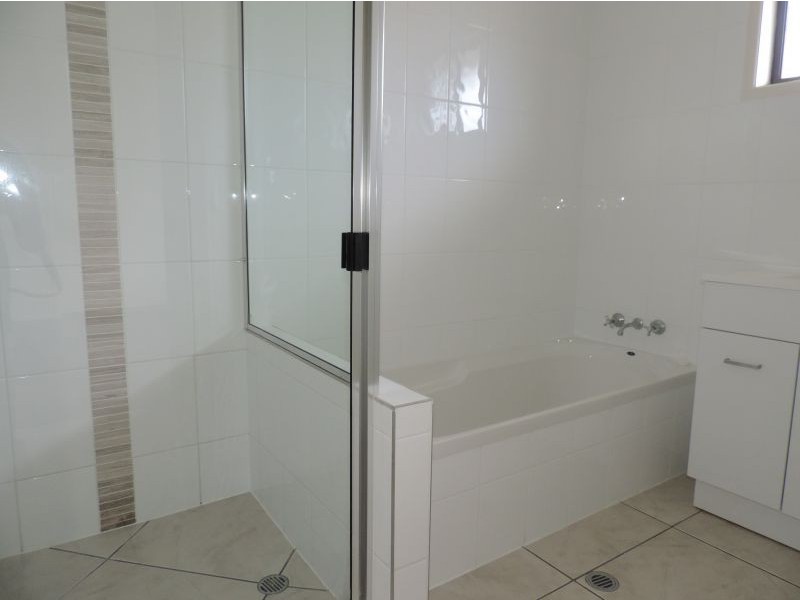 513 Boat Harbour Drive, Torquay QLD 4655