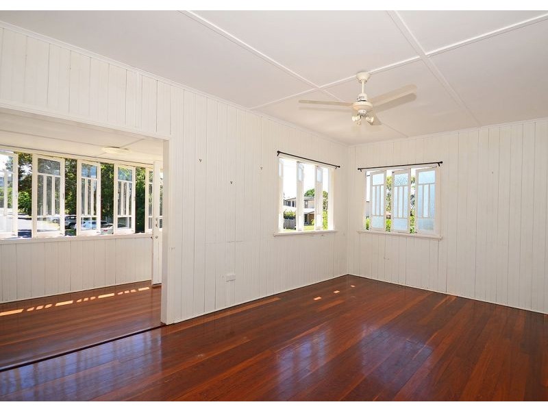 43 Shell Street, Urangan QLD 4655