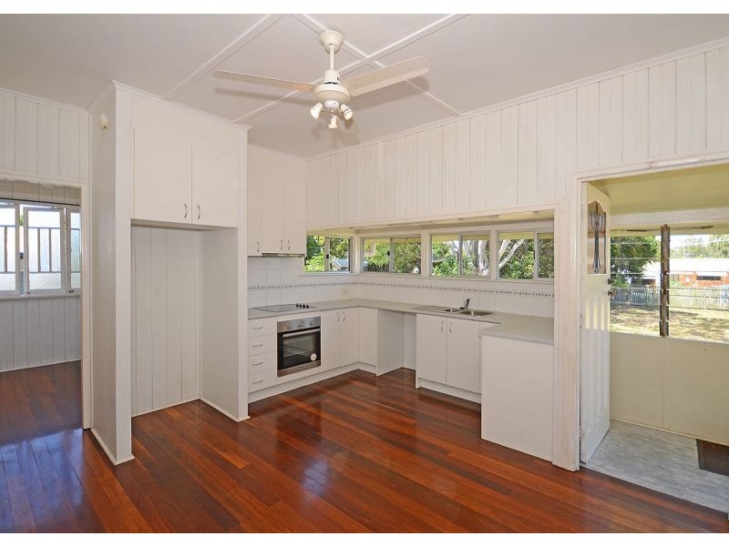 43 Shell Street, Urangan QLD 4655