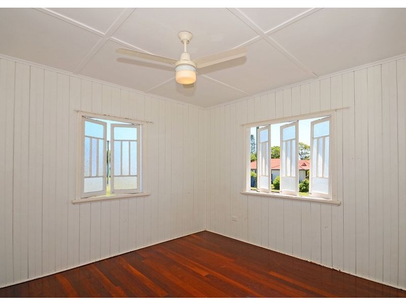 43 Shell Street, Urangan QLD 4655