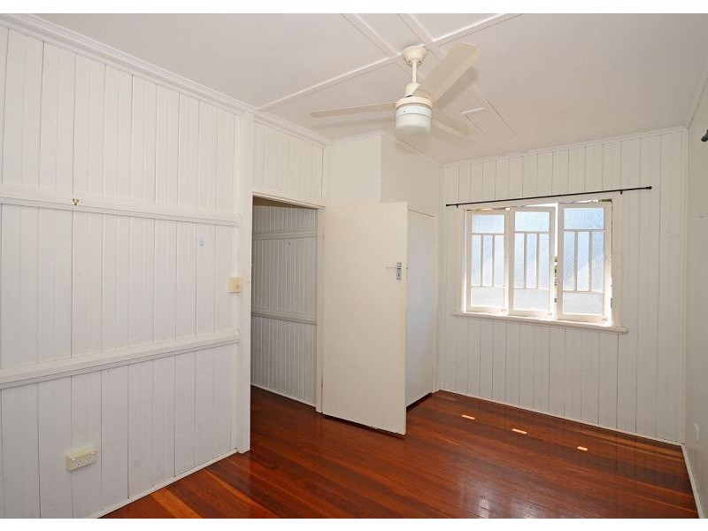 43 Shell Street, Urangan QLD 4655