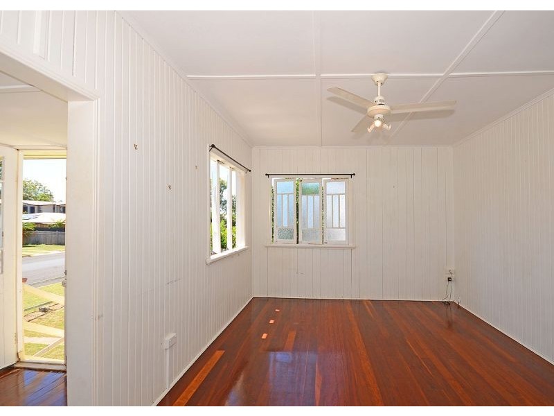 43 Shell Street, Urangan QLD 4655