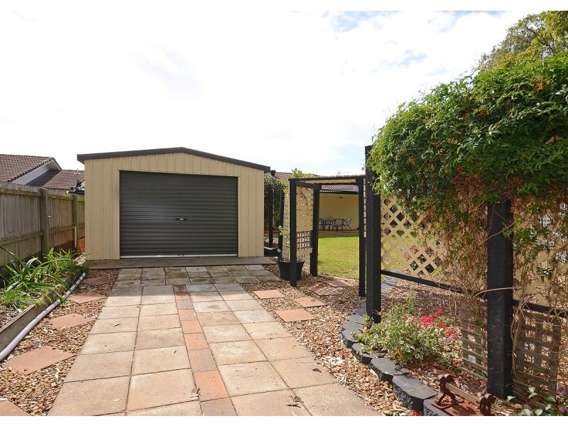 14 Earls Court, Point Vernon QLD 4655