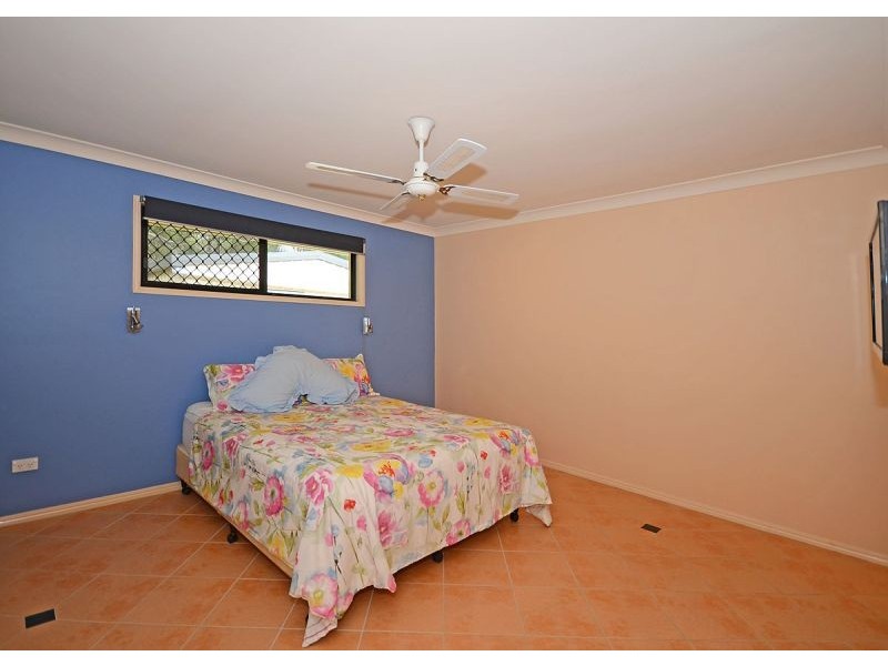 14 Earls Court, Point Vernon QLD 4655