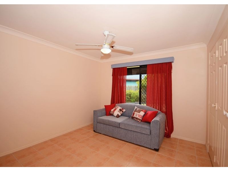 14 Earls Court, Point Vernon QLD 4655