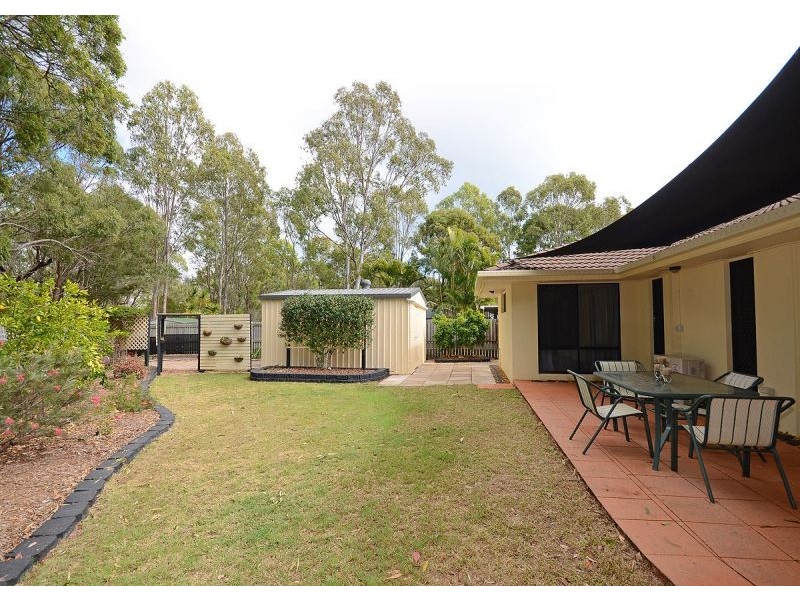 14 Earls Court, Point Vernon QLD 4655