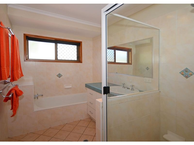 21 Alexander Street, Torquay QLD 4655