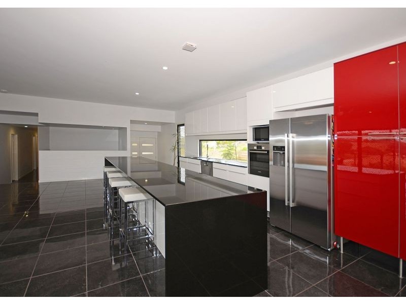 11 Jasmine Court, Dundowran Beach QLD 4655