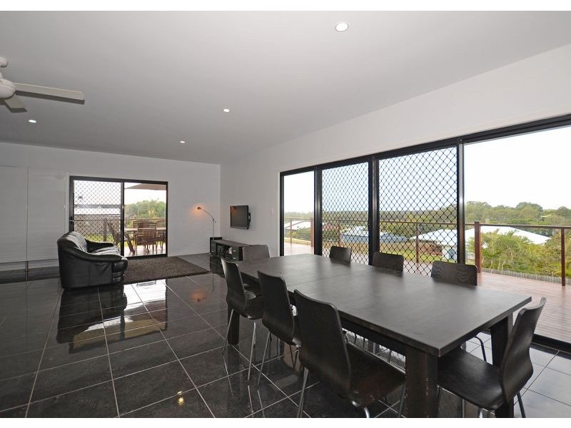 11 Jasmine Court, Dundowran Beach QLD 4655