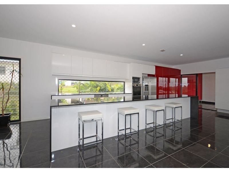 11 Jasmine Court, Dundowran Beach QLD 4655
