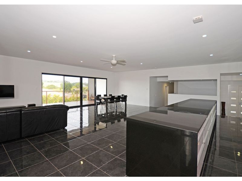 11 Jasmine Court, Dundowran Beach QLD 4655
