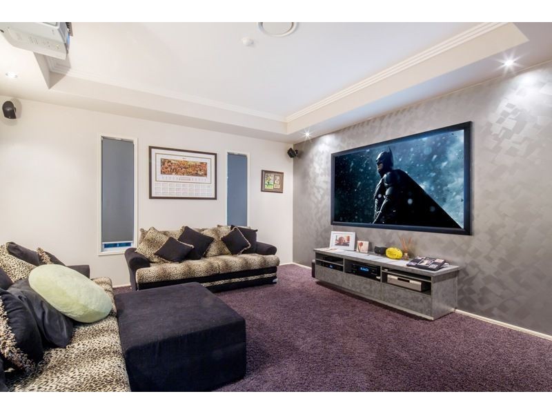 27 Christensen Street, Urraween QLD 4655