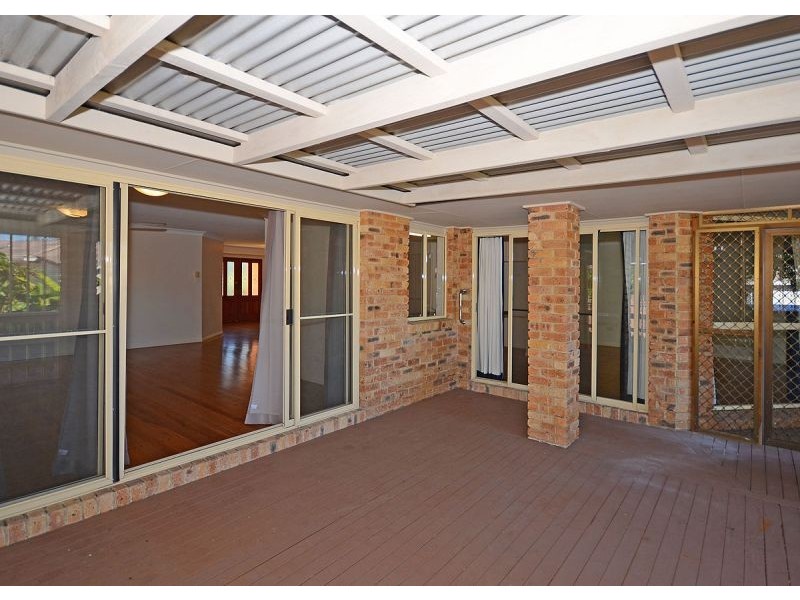 8 Hastings Street, Pialba QLD 4655