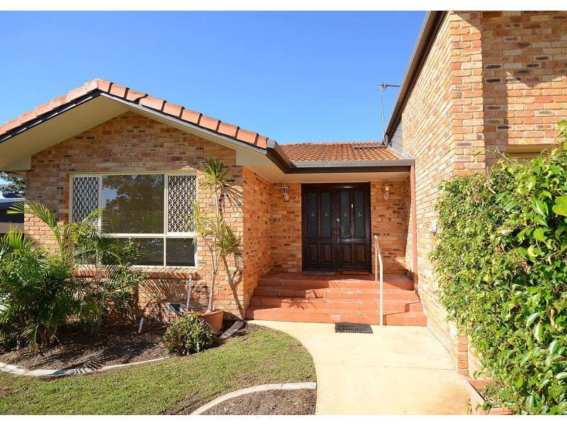 8 Hastings Street, Pialba QLD 4655