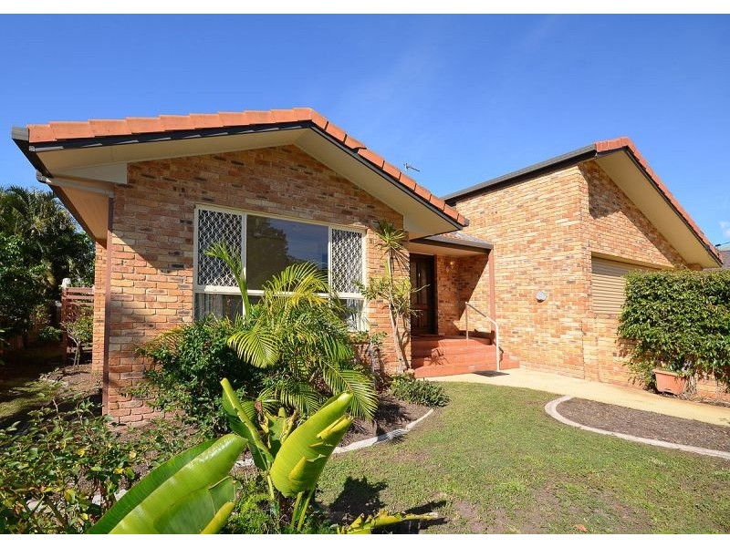 8 Hastings Street, Pialba QLD 4655