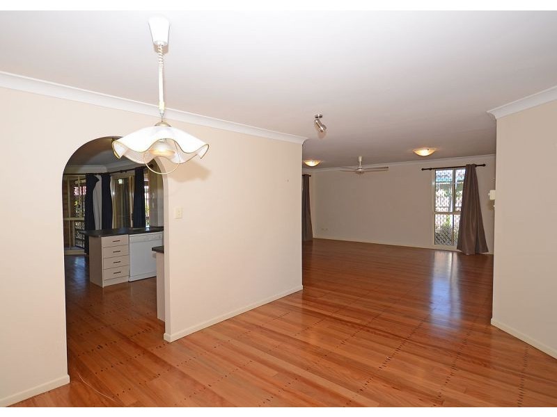 8 Hastings Street, Pialba QLD 4655