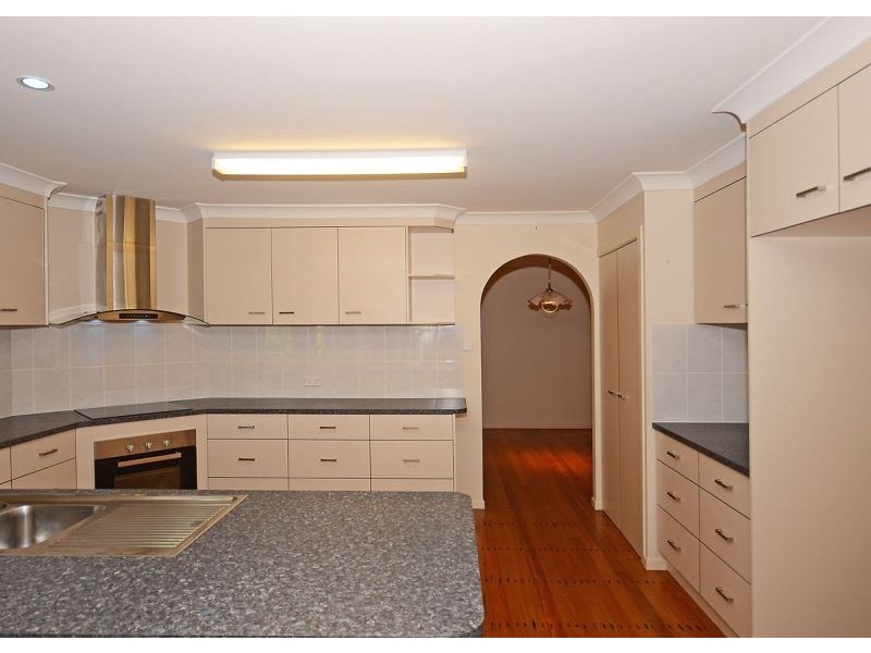 8 Hastings Street, Pialba QLD 4655