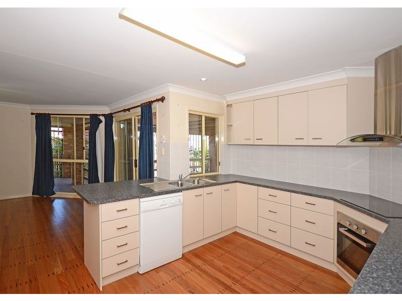 8 Hastings Street, Pialba QLD 4655