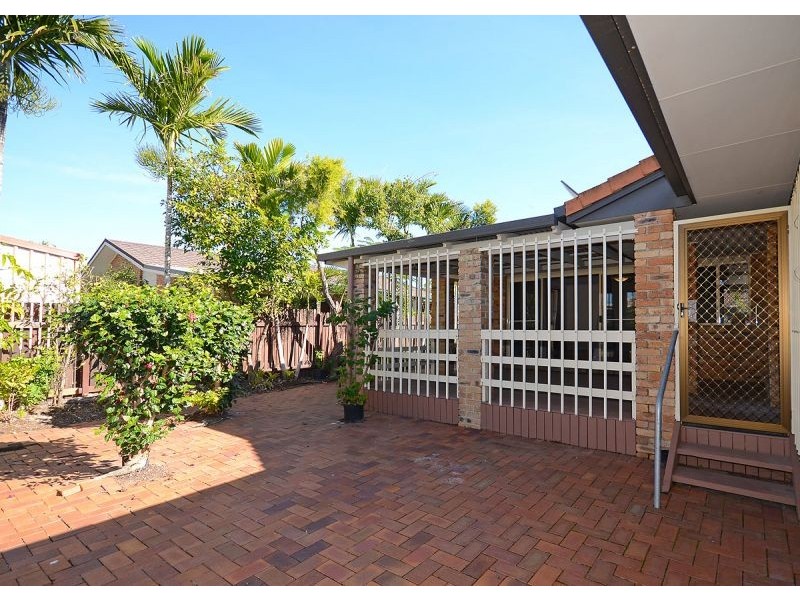 8 Hastings Street, Pialba QLD 4655