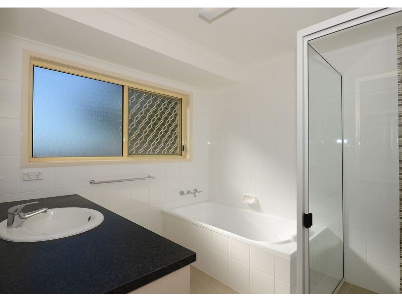 8 Hastings Street, Pialba QLD 4655