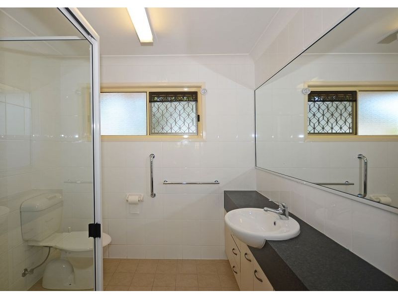 8 Hastings Street, Pialba QLD 4655