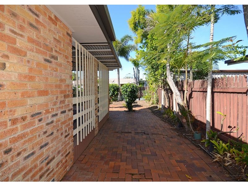 8 Hastings Street, Pialba QLD 4655