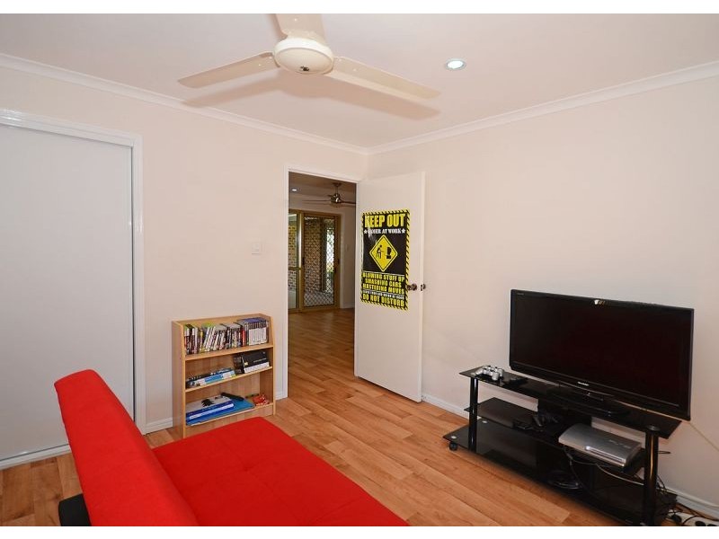 18 Hansen Street, Urangan QLD 4655