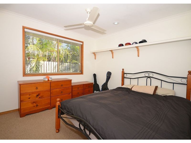 18 Hansen Street, Urangan QLD 4655