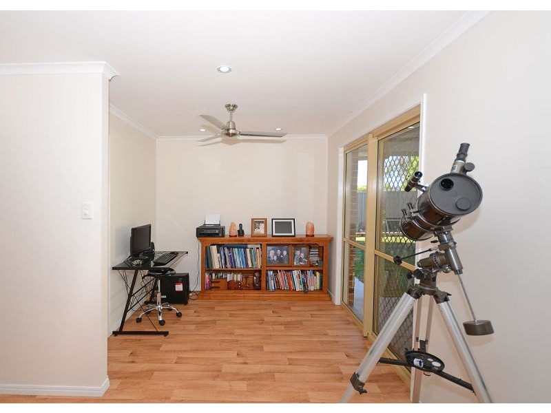 18 Hansen Street, Urangan QLD 4655