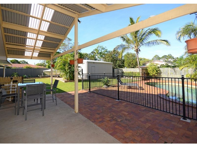 18 Hansen Street, Urangan QLD 4655