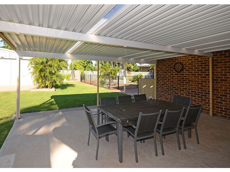 18 Hansen Street, Urangan QLD 4655