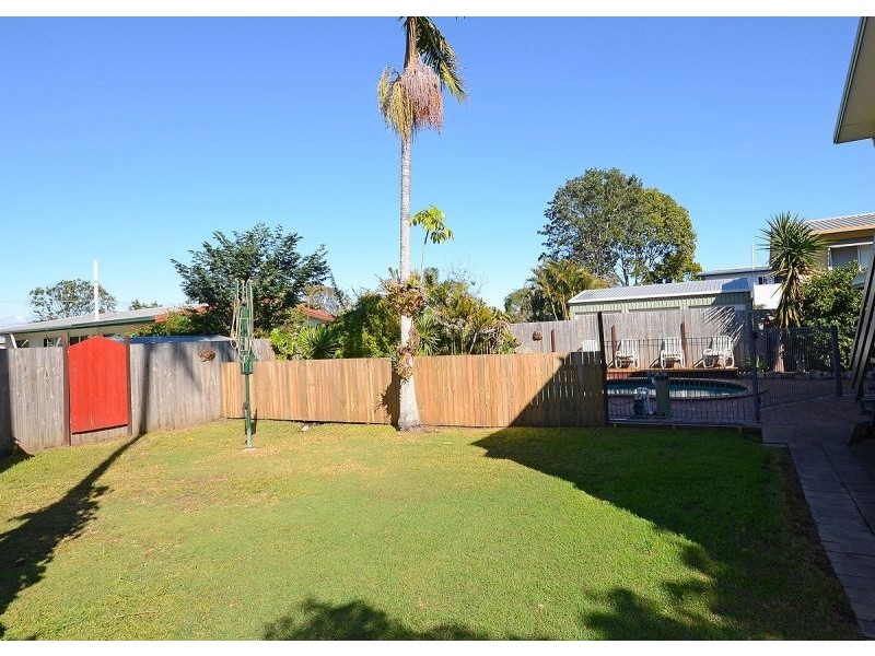 13 Paradise Street, Point Vernon QLD 4655