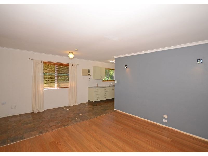 13 Paradise Street, Point Vernon QLD 4655