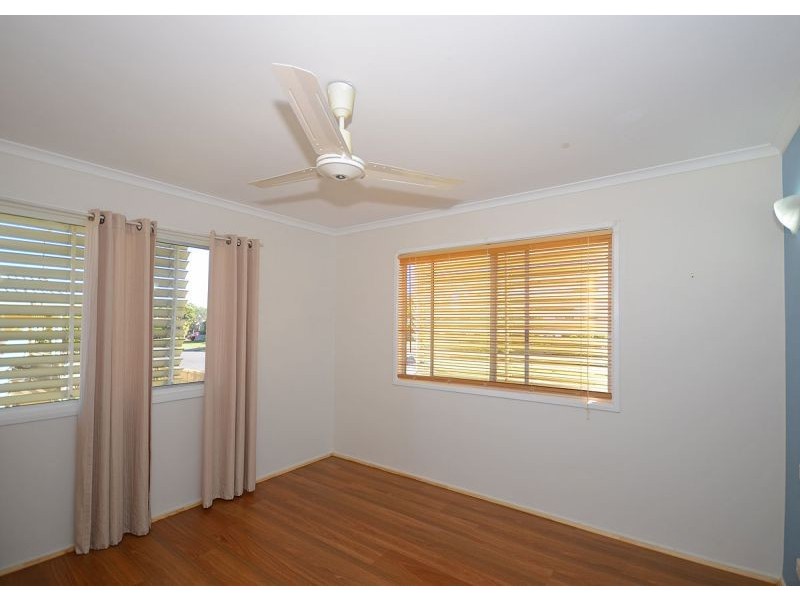 13 Paradise Street, Point Vernon QLD 4655