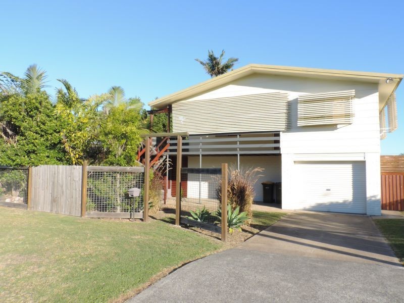 13 Paradise Street, Point Vernon QLD 4655