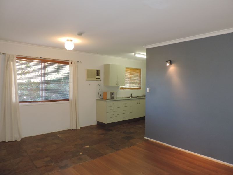 13 Paradise Street, Point Vernon QLD 4655