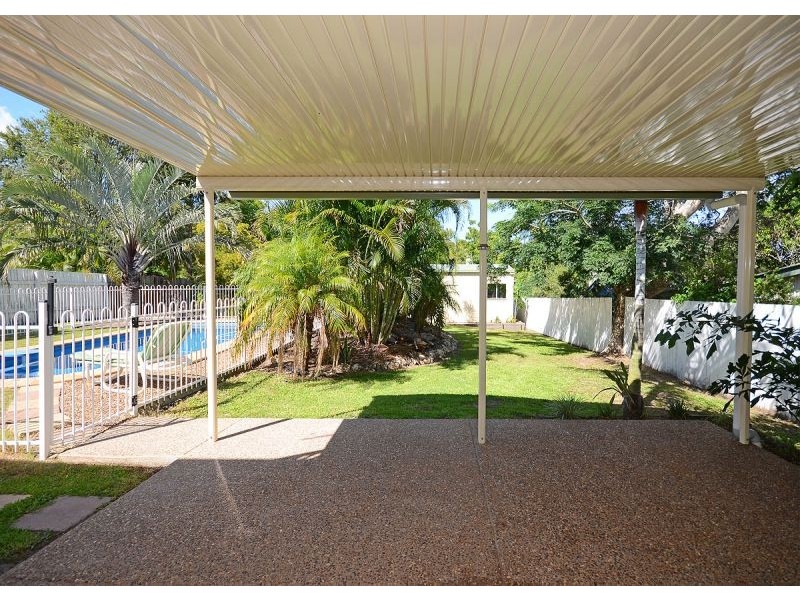 27 Urangan Street, Torquay QLD 4655